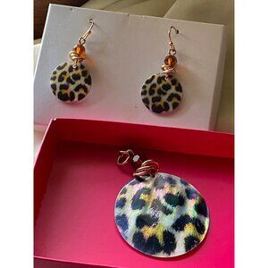 Avon Leopard Print pierced Earrings & Pendant Jewelry Set With Amber Beads